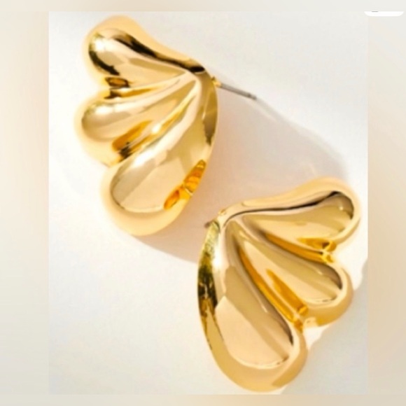 Anthropologie Jewelry - Anthropologie “Fanned Out” Earrings in Gold